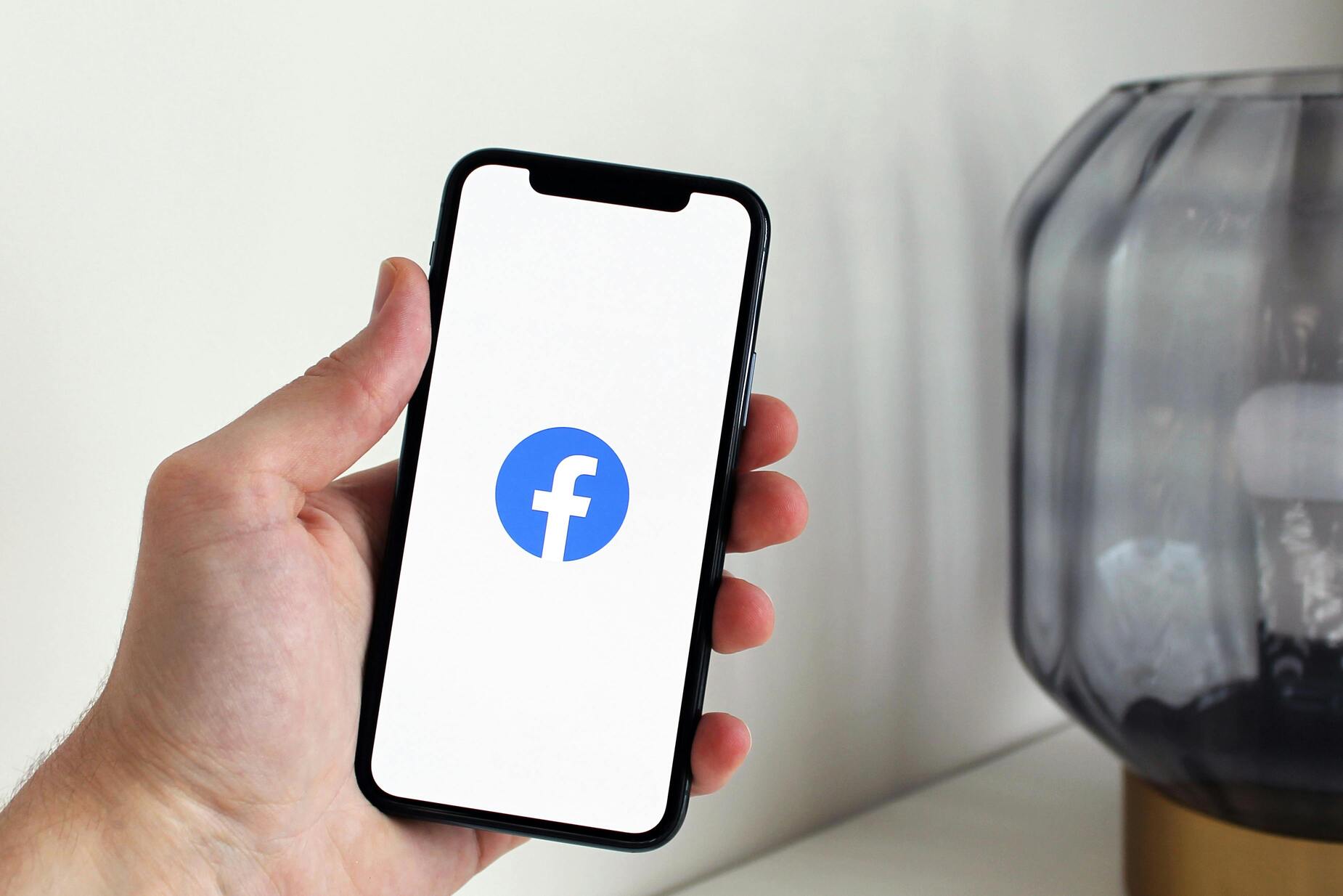 facebook-logo-phone.jpg